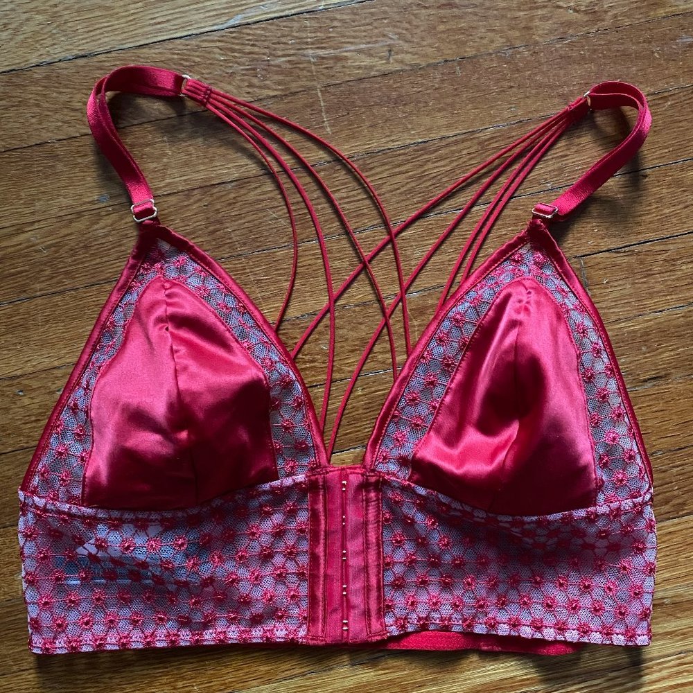 BWNT Victoria's Secret Lace Longline Bra